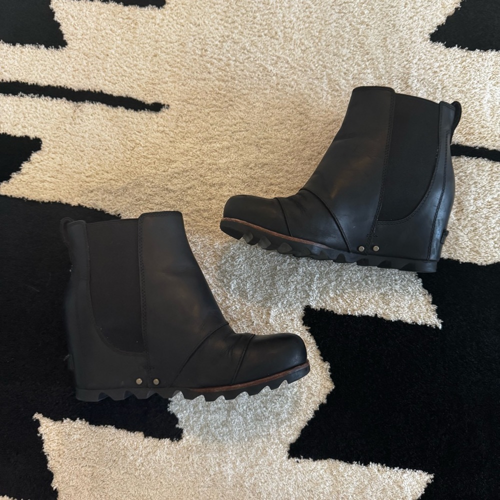 Sorel Discontinued Lea Black boots
